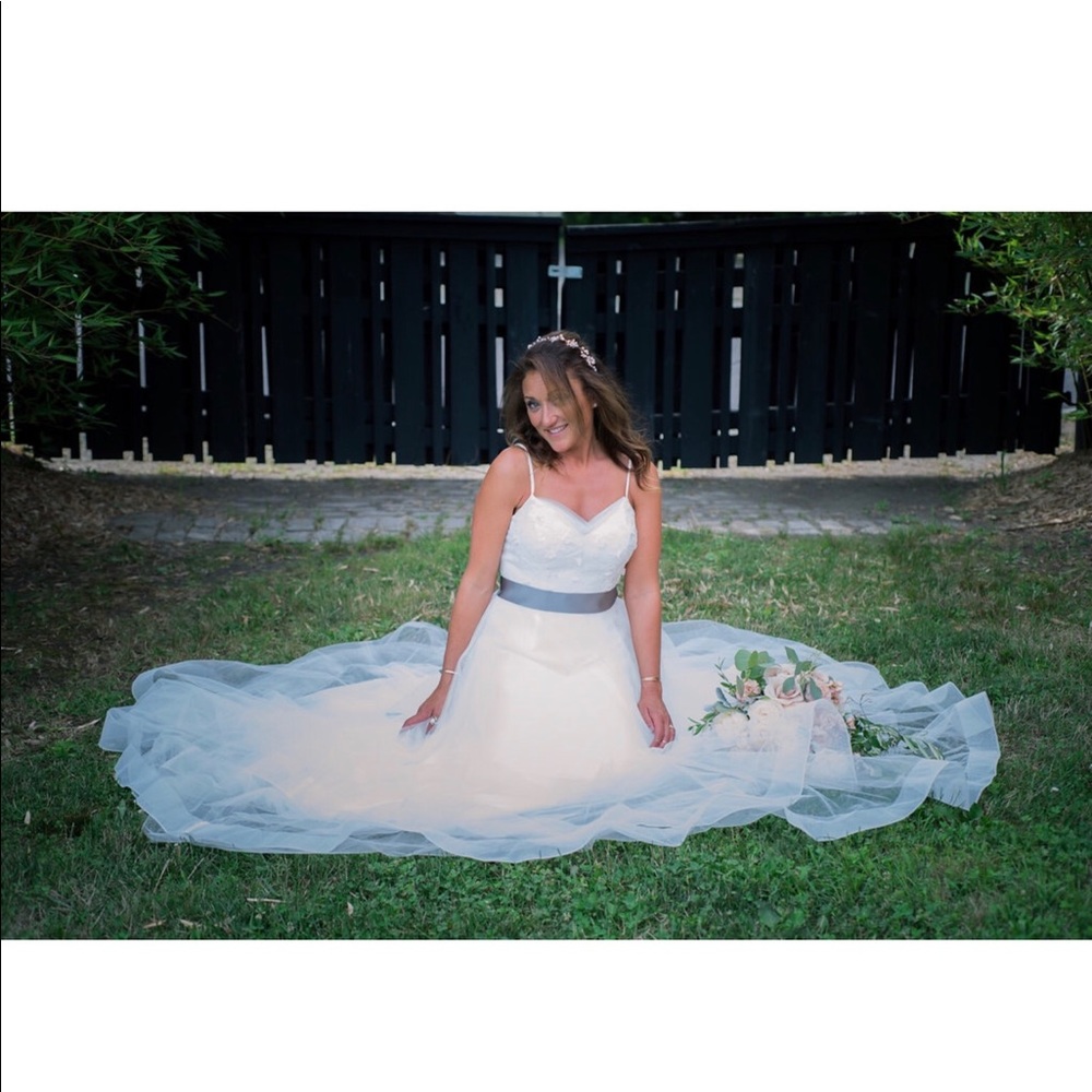 Gorgeous wedding 👰🏽 dress !!